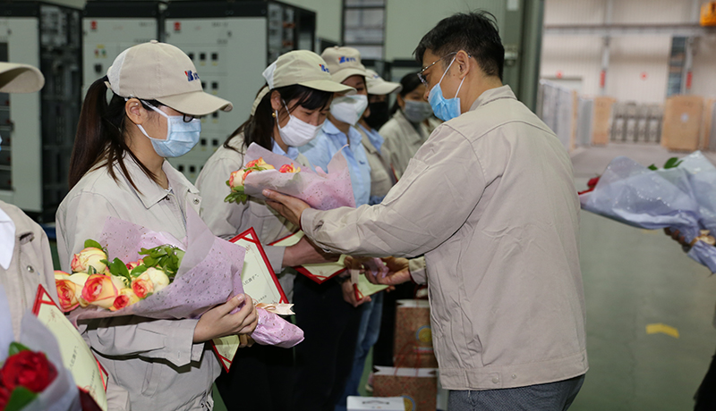 >男神登場，愿望實現(xiàn)！